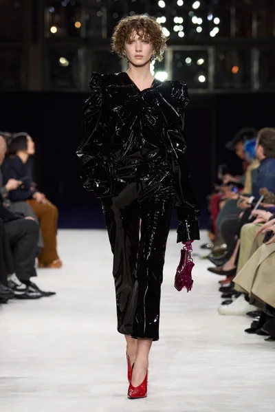 Look 28